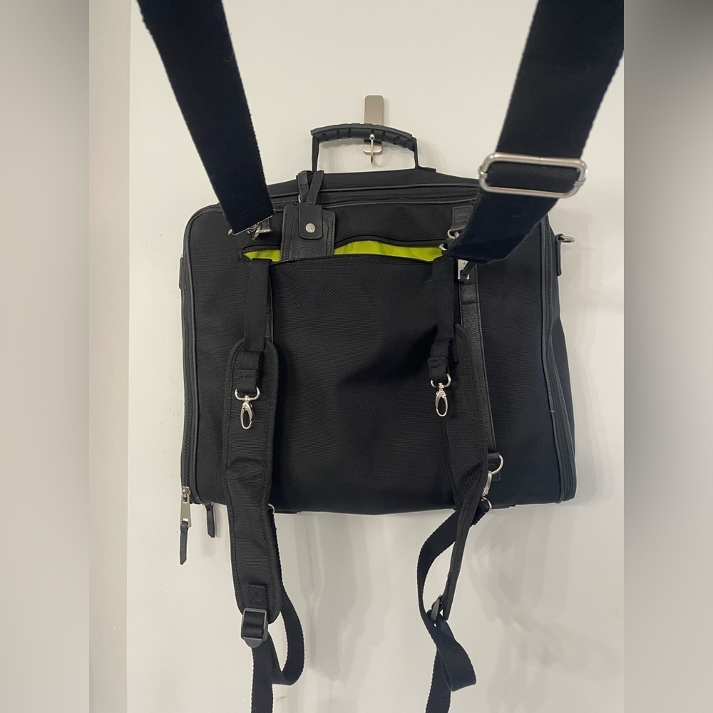 Ossington NY convertible folding garment travel bag shoulder back & hand straps - Picture 9 of 15